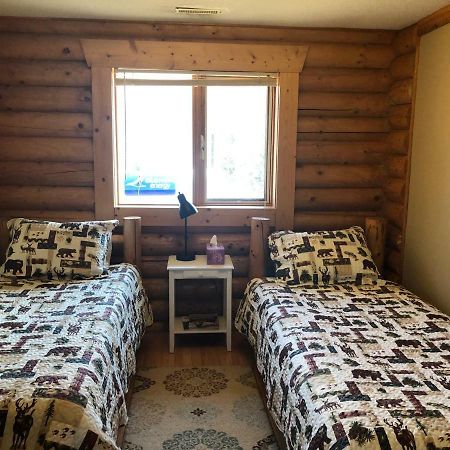 Folding Mountain B & B Fort Nelson Ngoại thất bức ảnh
